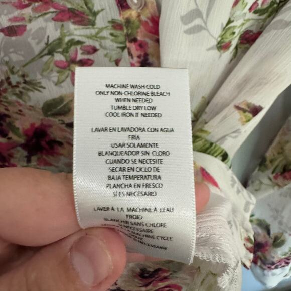 Kut from the Kloth Semi Sheer Floral Button Down Shirt Size Small Roll Tab - Picture 7 of 7